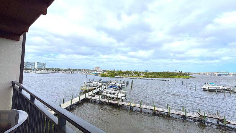 Daytona Beach Condo: 632 Marina Point Drive