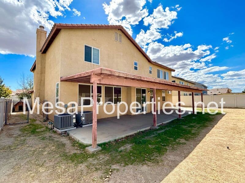 Victorville House: 12396 Ava Loma St.
