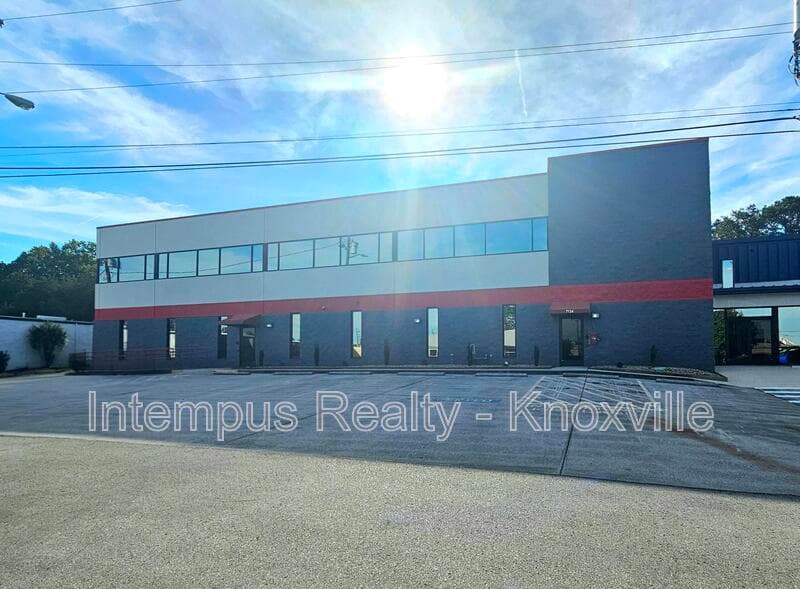 Knoxville House: 7134 Regal Ln Ste 101