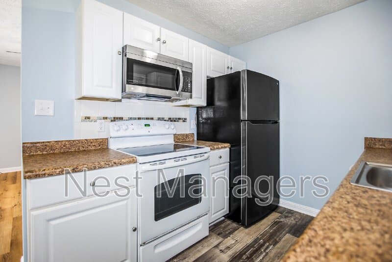 Fayetteville House: 124 Golf Drive