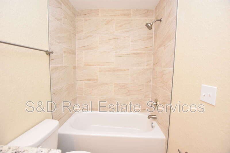 Lakeland Condo: 1111 Mercury Dr E