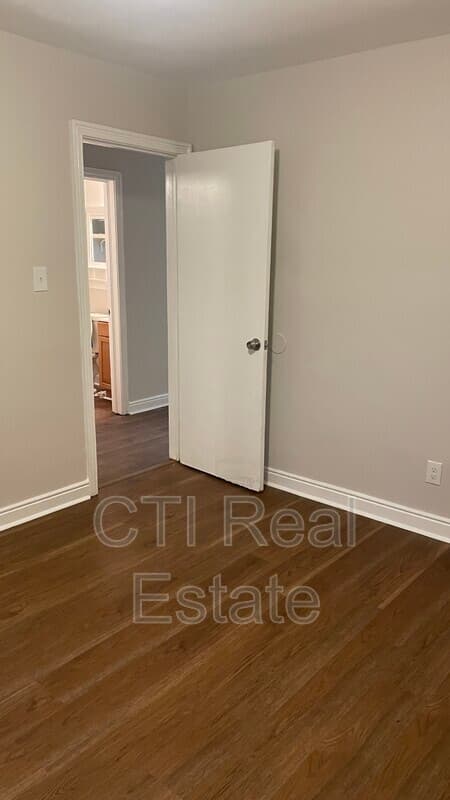 Richmond House: 4115 Leake Ave