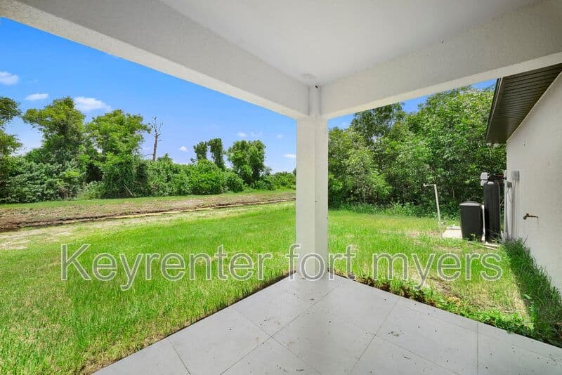 Lehigh Acres House: 668 CHEMSTRAND ST E