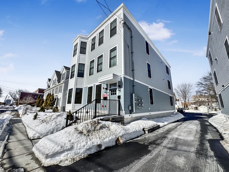 Boston Condo: 40 Waverly Street