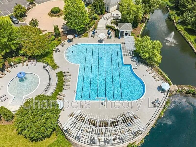 Woodbridge House: 3324 Eagle Ridge Dr