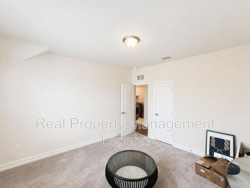 Aubrey House: 2812 Ranger Ln