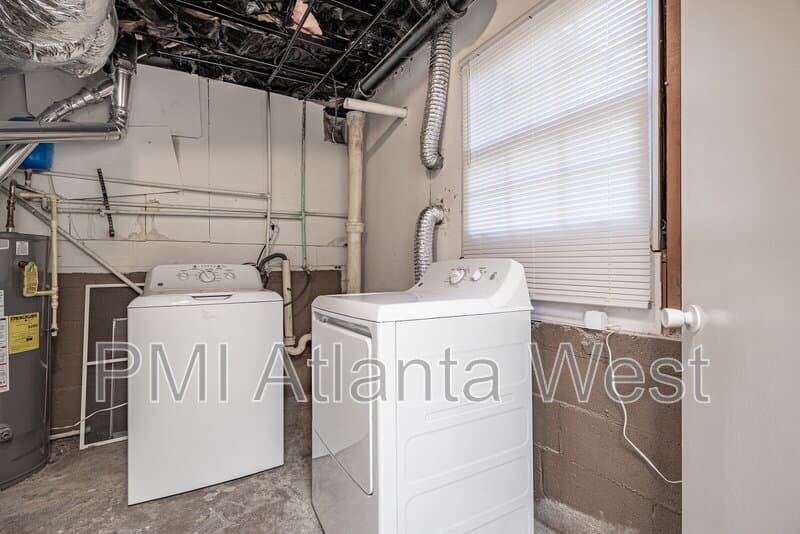 College Park House: 2135 Knighton Drive
