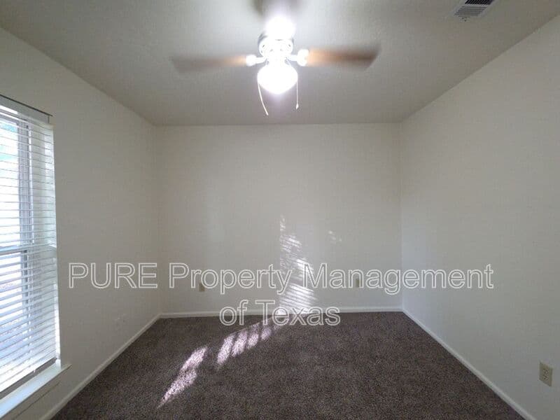 Elgin House: 304 McClendon Dr