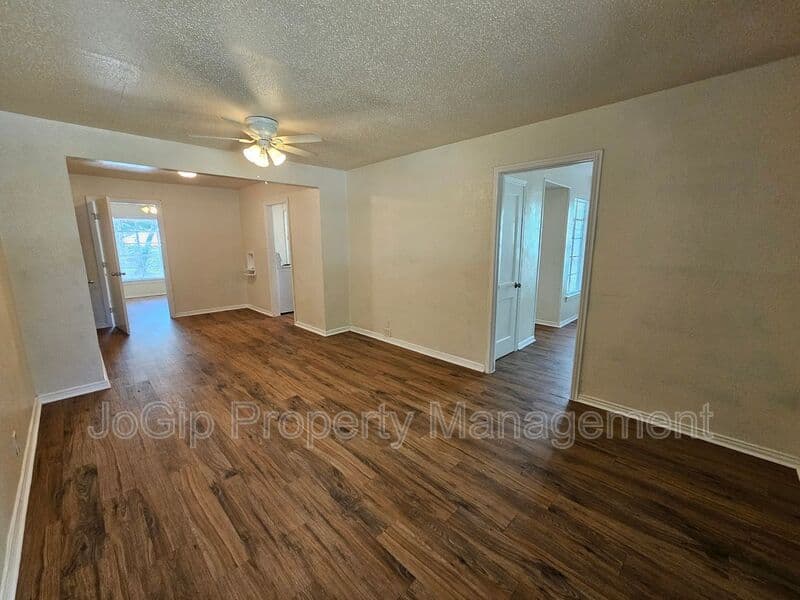 Dallas Condo: 6540 Hollis Ave