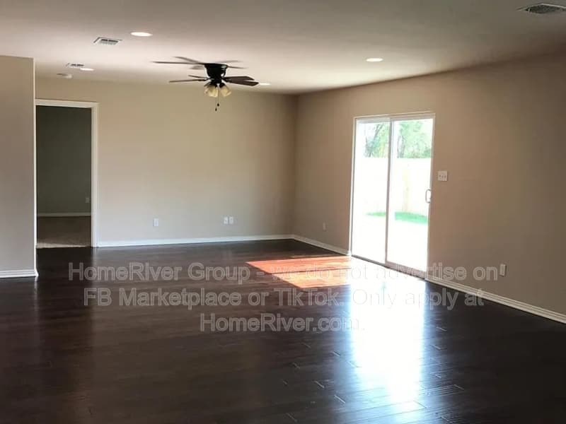 Sherman House: 3017 N Hickory St