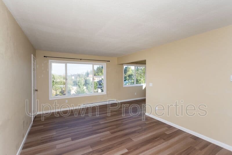 Portland House: 4633 SW Huber St
