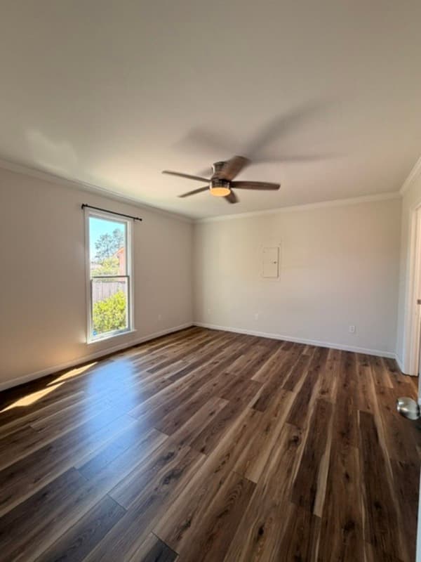 Columbia House: 224 Cambridge Lane Road