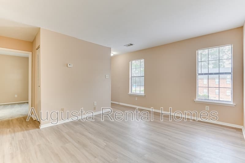 Augusta Condo: 2515 Center West Parkway - 9O