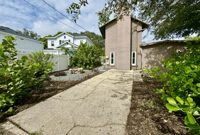 St. Petersburg House: 4367 19th Street North