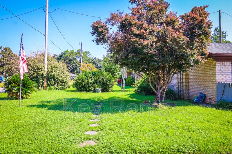 Pensacola House: 7018 Forshalee St