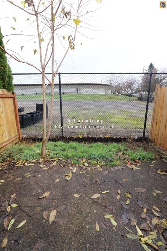 Oregon City Townhome: 581 Holmes Lane