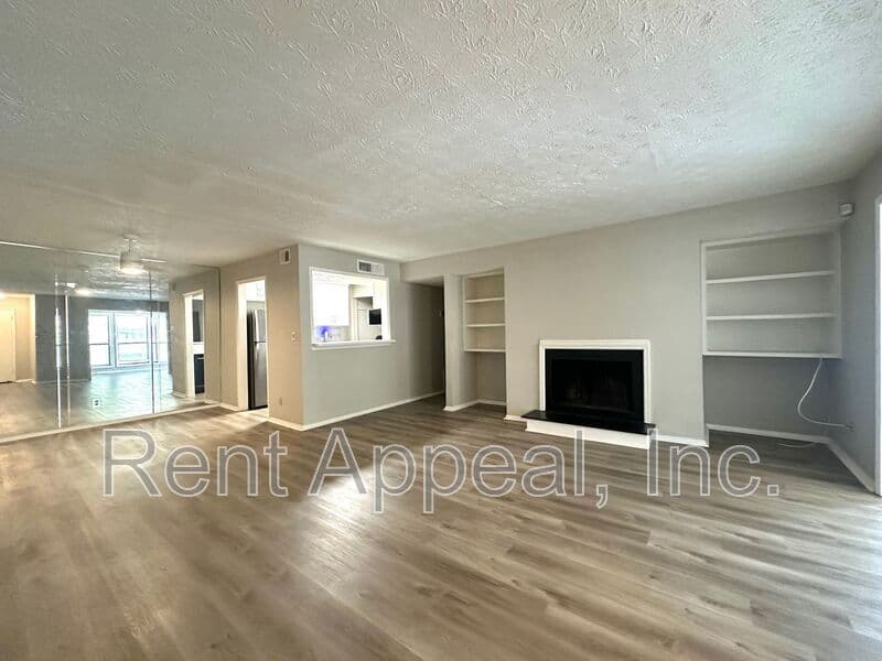 Marietta House: 214 Smokerise Cir SE