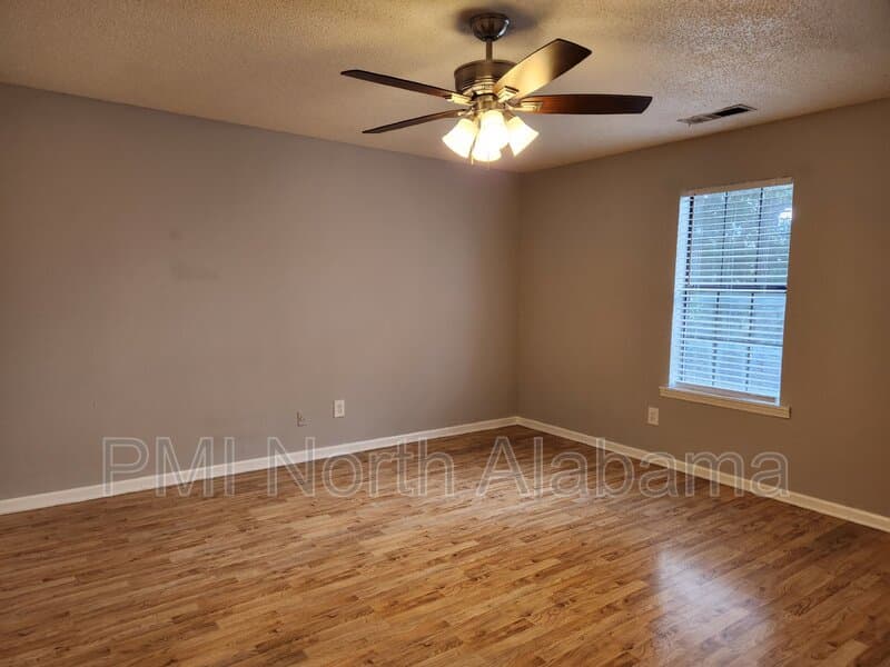Decatur Condo: 201 8th Ave SW
