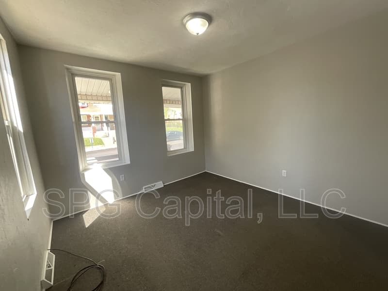 York Condo: 840 West College Avenue - 1