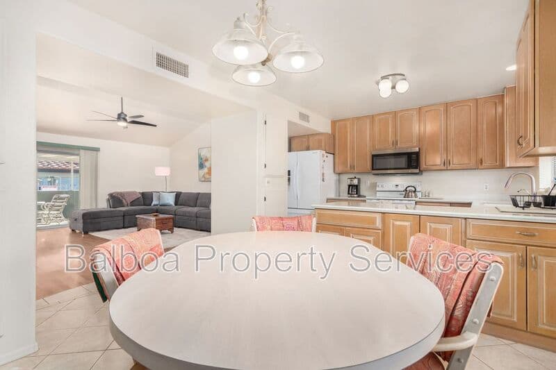 Mesa Condo: 220 N 22nd Pl