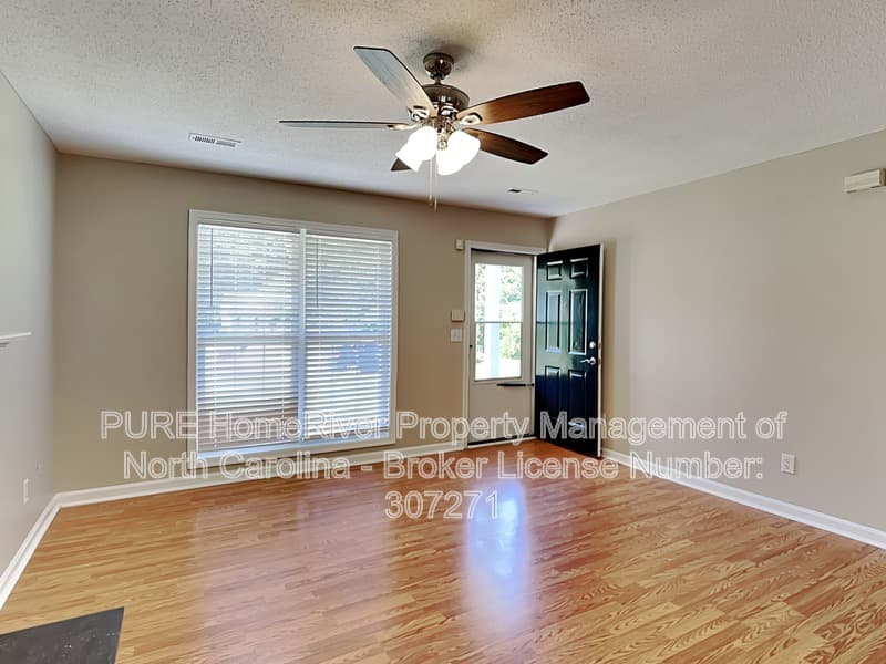 Greensboro House: 822 Banner Oak Ct