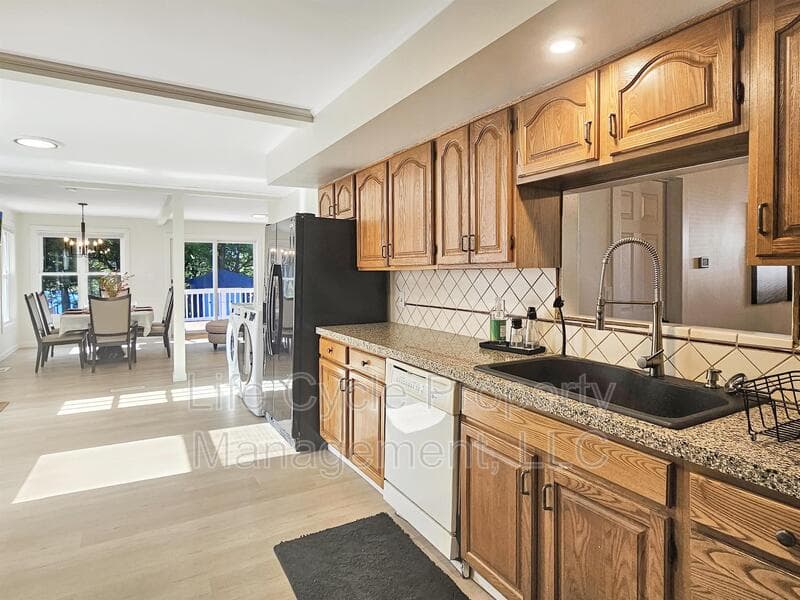 Muskegon Condo: 1852 Cedar Avenue - 1