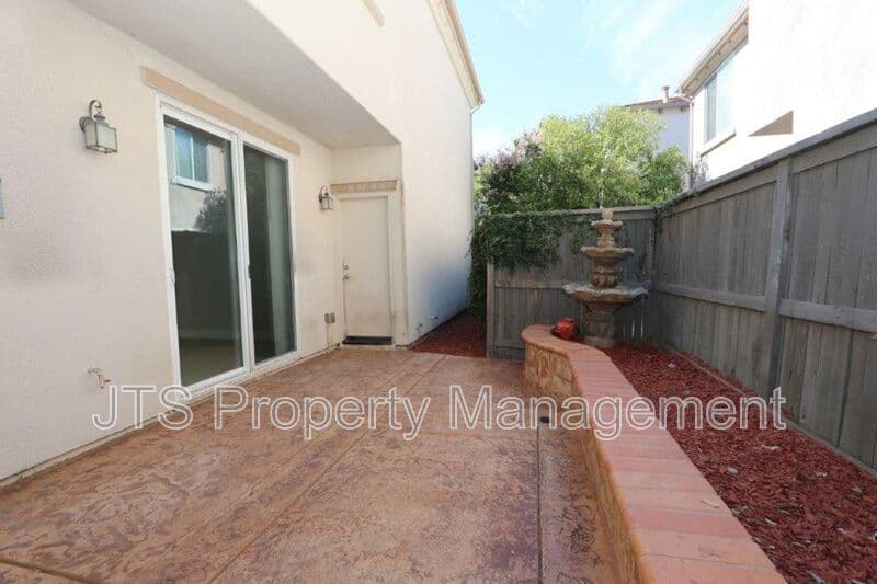 Sacramento House: 5424 Washoe Street