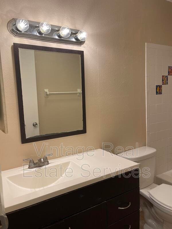 Tampa Condo: 9105 W Hillsborough Ave