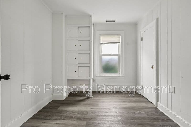 Danbury House: 4 Harmony St.
