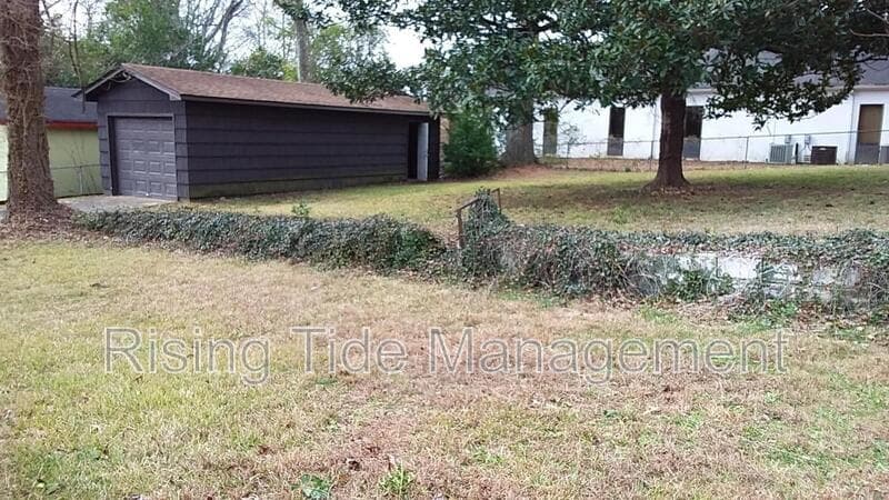 Birmingham House: 1136 Dogwood Ln
