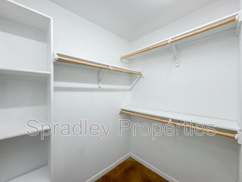 Belton House: 1209 N Blair St