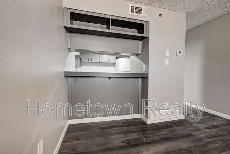 Edmond Condo: 1012 Chartrand Ave