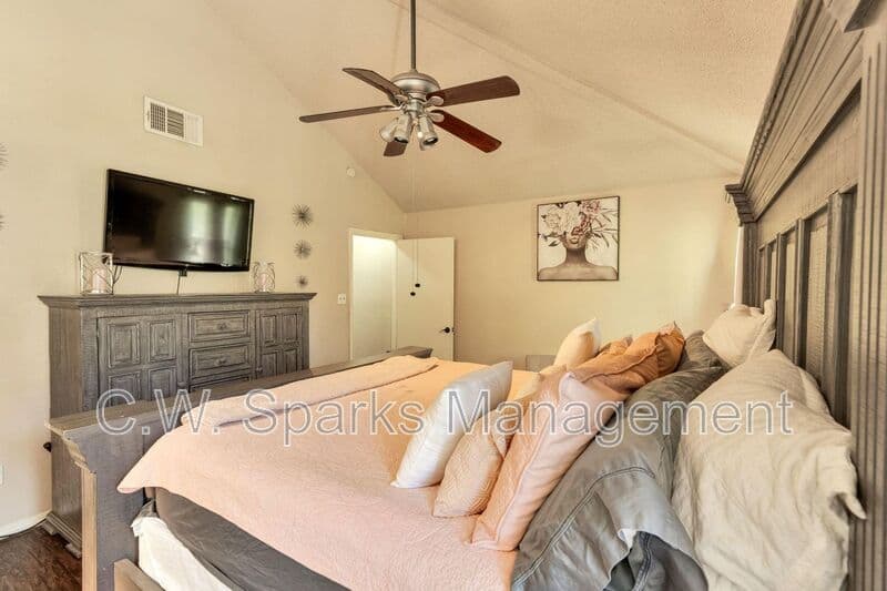 Rowlett House: 4018 Smartt Street