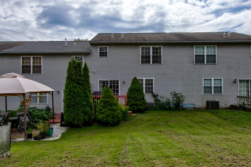 Lancaster House: 1030 Sterling Place