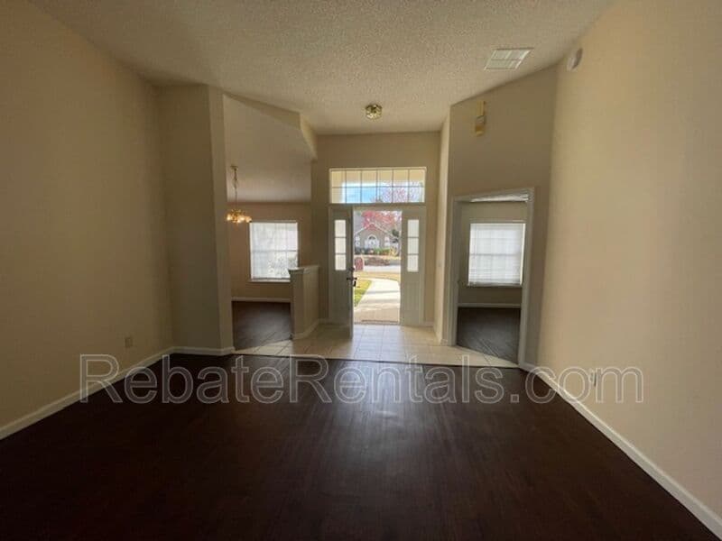 Jacksonville House: 5009 Grand Lakes Drive