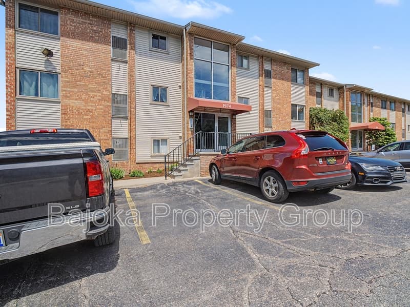 Bloomfield Hills Condo: 1974 Klingensmith Road