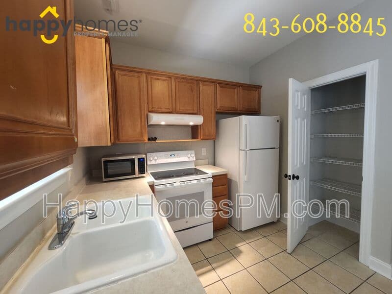 Summerville House: 111 Walden Ridge Way