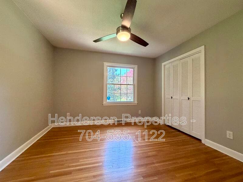 Charlotte House: 6801 Woodland Cr