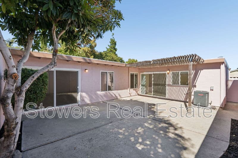 Pleasanton House: 2535 Heatherlark Cir