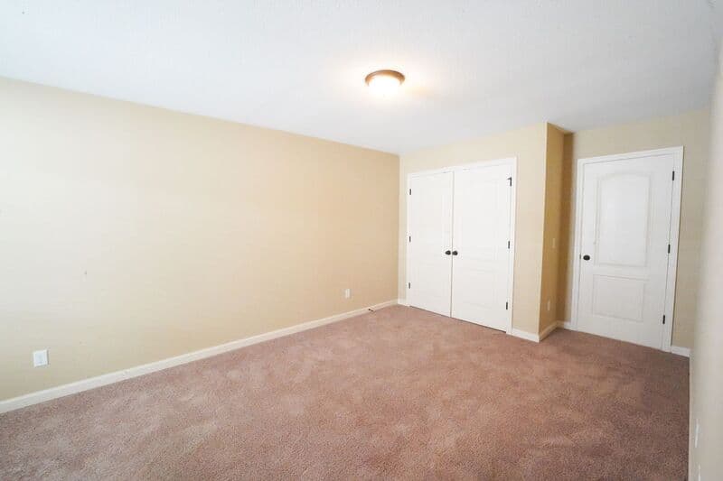 Savannah House: 146 Laguna Way