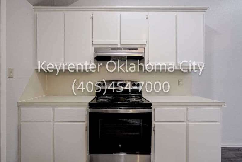Norman Condo: 102 Harvard Rd