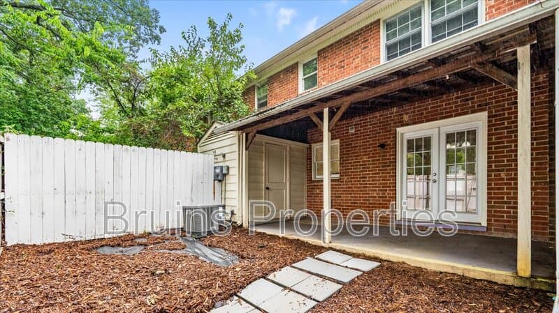 High Point House: 1825 Johnson Street