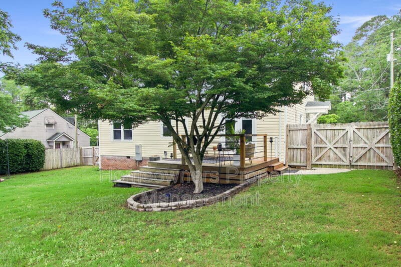 Fayetteville House: 816 Winston Avenue