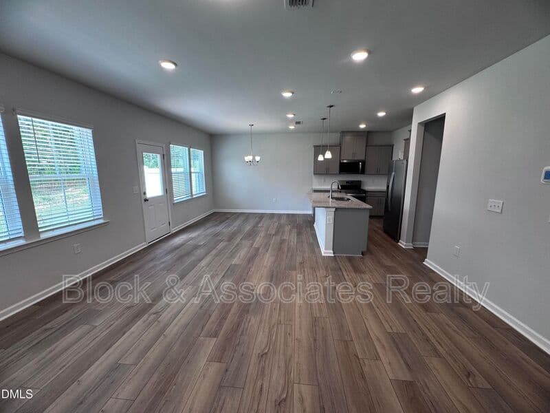 Raleigh House: 205 Broomside Avenue