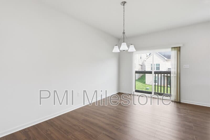 Falling Waters Townhome: 72 Norwood Dr