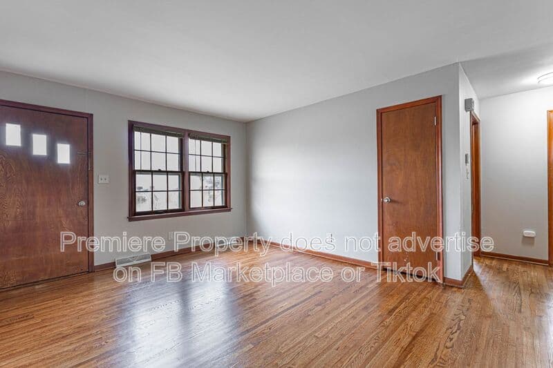 Liberty Townhome: 252 Bonaire Rd