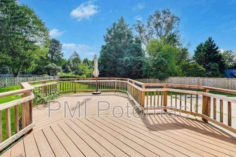 Potomac House: 7724 Fontaine Street