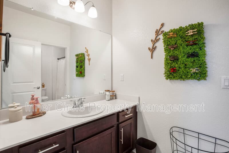 Oakley House: 169 Leprino Circle
