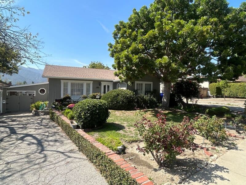 Montrose House: 2434 Florencita Drive