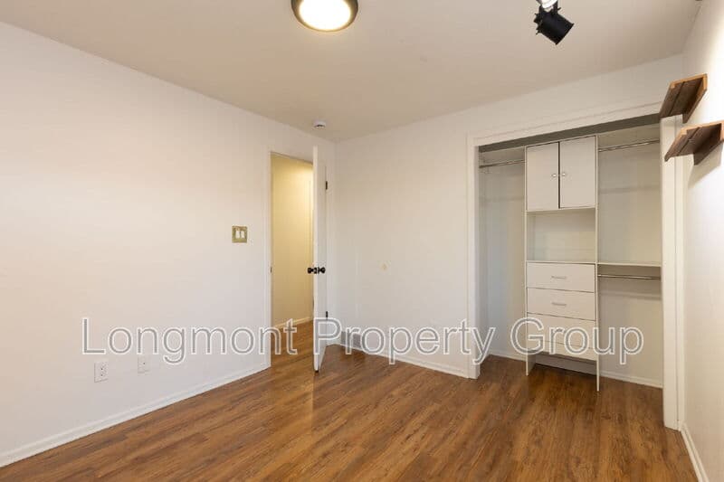 Longmont House: 926 Yeager Pl
